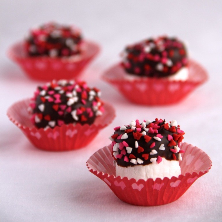 65 Most Romantic Valentine's Day Chocolate Treat Ideas 42 Valentines marshmallow (1)