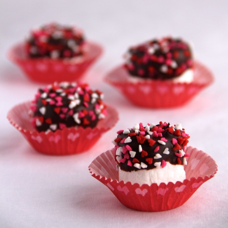 Valentines-marshmallow-1 65 Most Romantic Valentine's Day Chocolate Treat Ideas