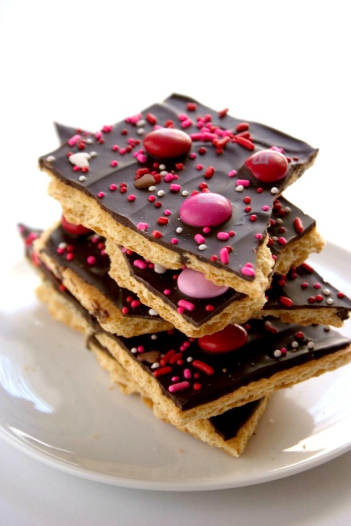 65 Most Romantic Valentine's Day Chocolate Treat Ideas 54 chocolate bark