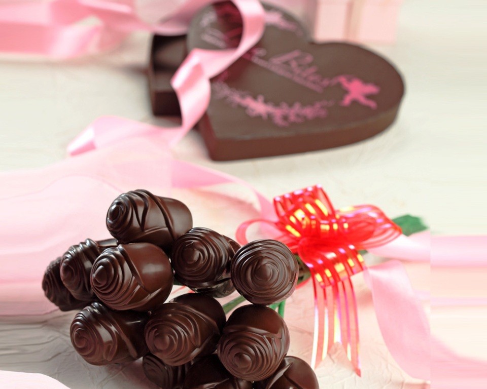 chocolate-bouquet 65 Most Romantic Valentine's Day Chocolate Treat Ideas