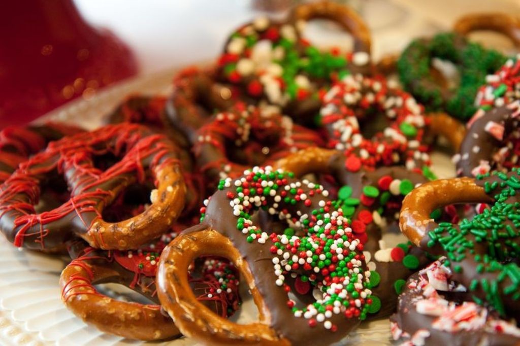 chocolate covered pretzels (4)