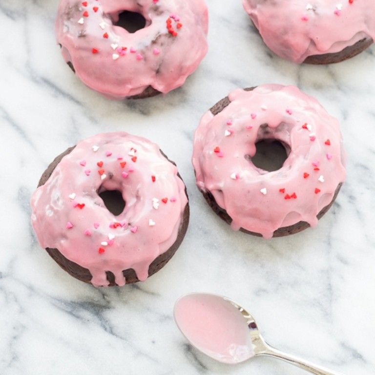 chocolate covered valentine donuts (1)