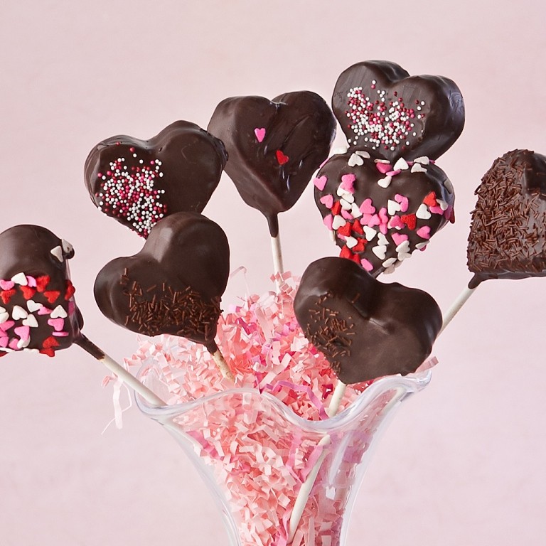 65 Most Romantic Valentine's Day Chocolate Treat Ideas 19 valentines day cake pops (10)