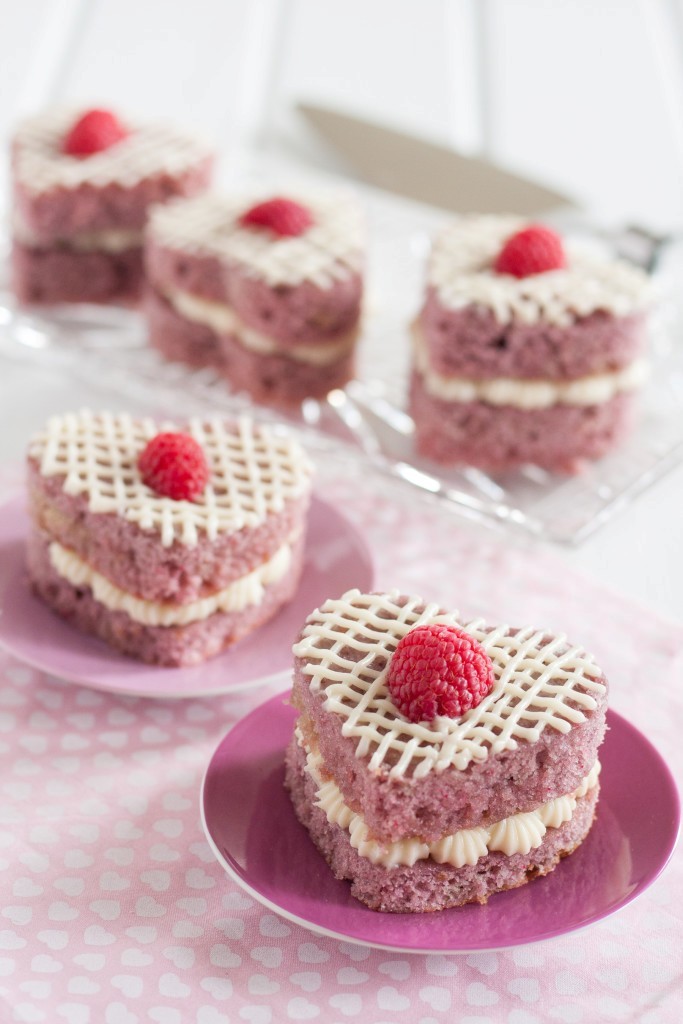 65 Most Romantic Valentine's Day Chocolate Treat Ideas 39 valentines day cakes (1)