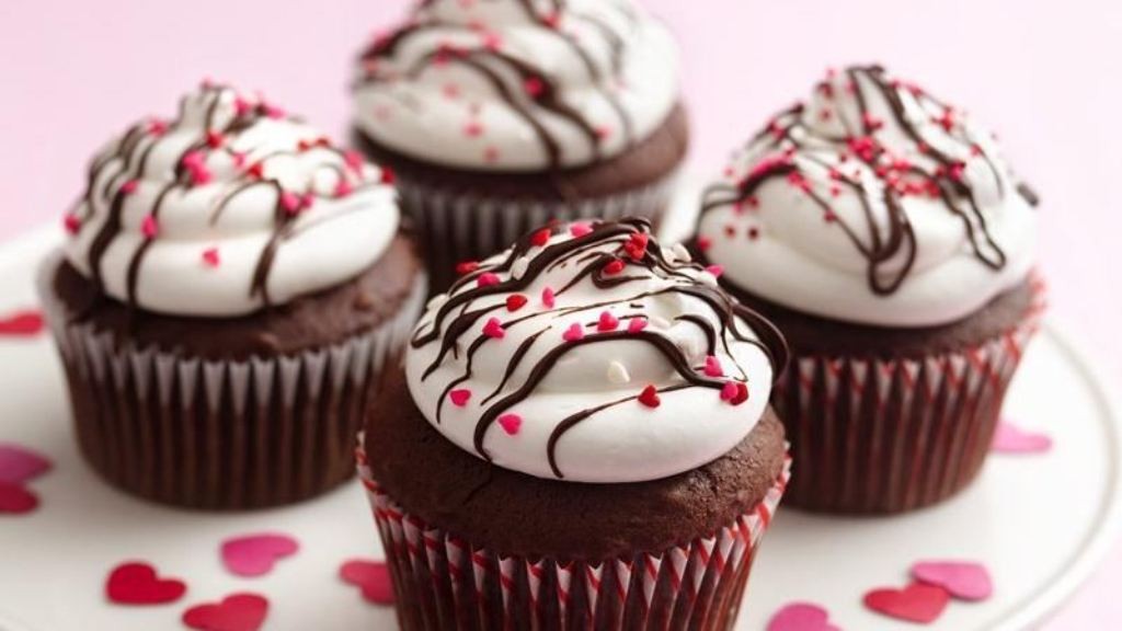 65 Most Romantic Valentine's Day Chocolate Treat Ideas 41 valentines day cakes (3)