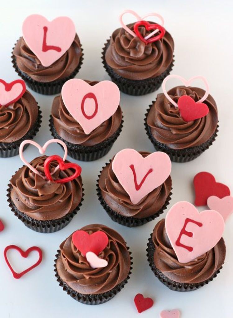 valentines-day-cakes 65 Most Romantic Valentine's Day Chocolate Treat Ideas