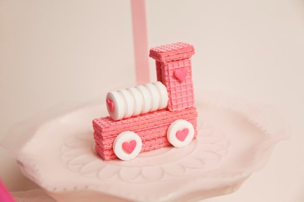 65 Most Romantic Valentine's Day Chocolate Treat Ideas 51 valentines day wafer (1)