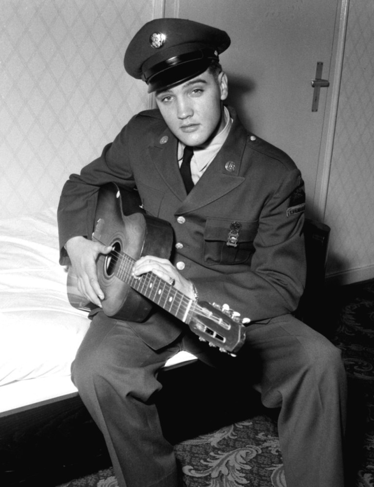 Elvis-Presley-8 13 Shocking Secrets You Don't Know about "Elvis Presley"