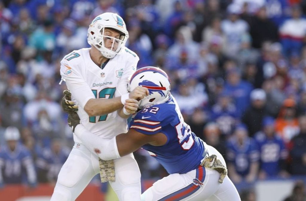 Ryan-Tannehill-2 10 Things You Don't Know about Head Coach "Adam Gase"
