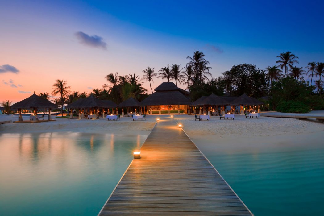 5 Most Beautiful Beaches in The World 5 Extraordinary-Velassaru-Island-in-the-Maldives-54