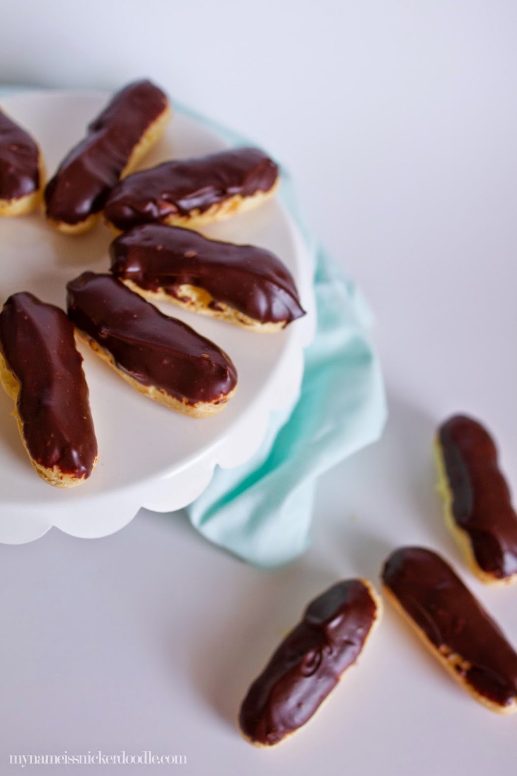 French-Pastry-Mini-Chocolate-Elairs-With-Vanilla-Cream-Filling