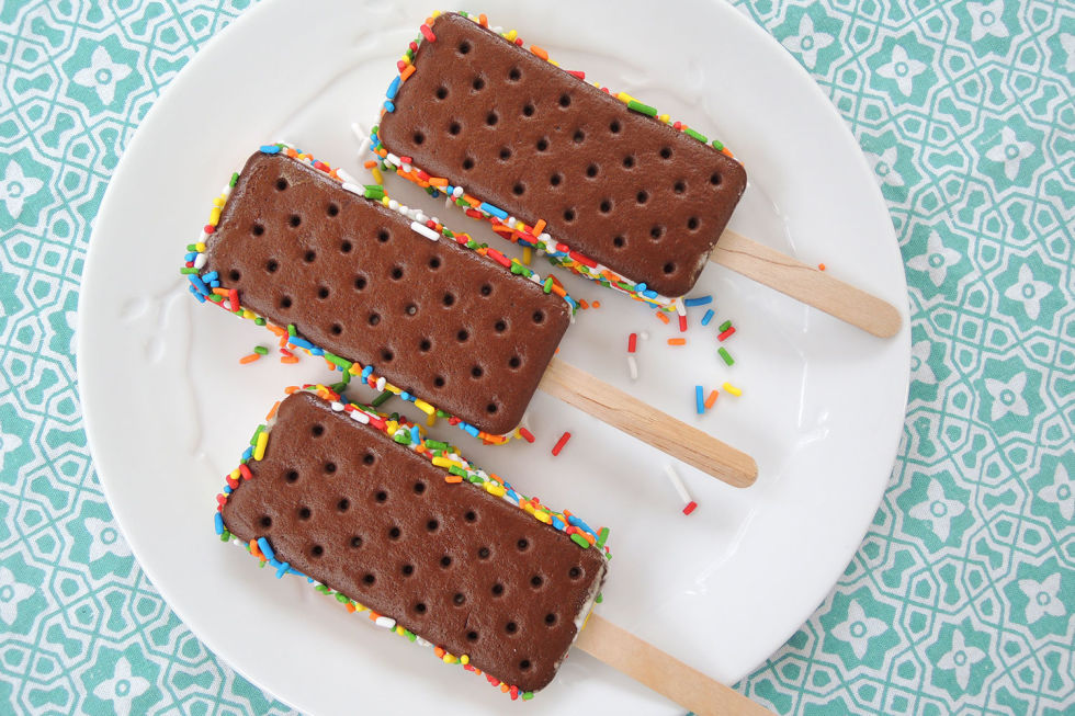 delish-ice-cream-sandwich-icecream_bar_4