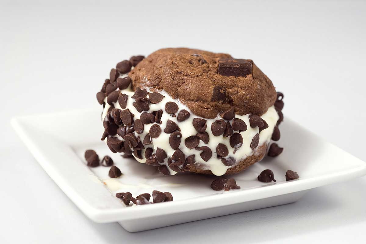 fudgy-brownie-cookie-ice-cream-sandwich 2 Creative Dessert Recipes That Will Impress Your Husband