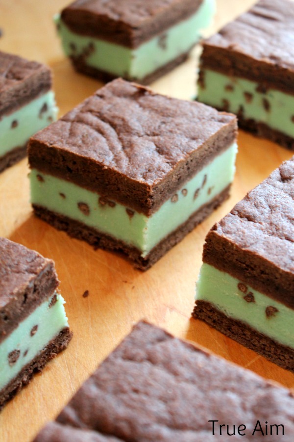 mint-chocolate-chip-ice-cream-sandwiches 2 Creative Dessert Recipes That Will Impress Your Husband