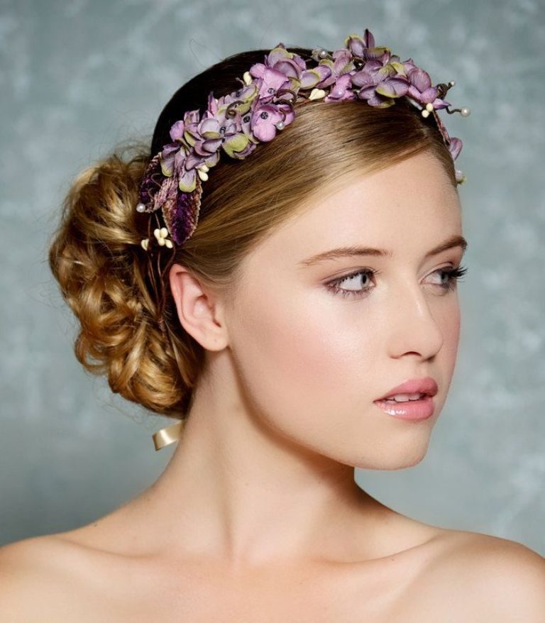 Flower-headband-5 50+ Most Creative Ideas to Put Flowers in Your Hair ...