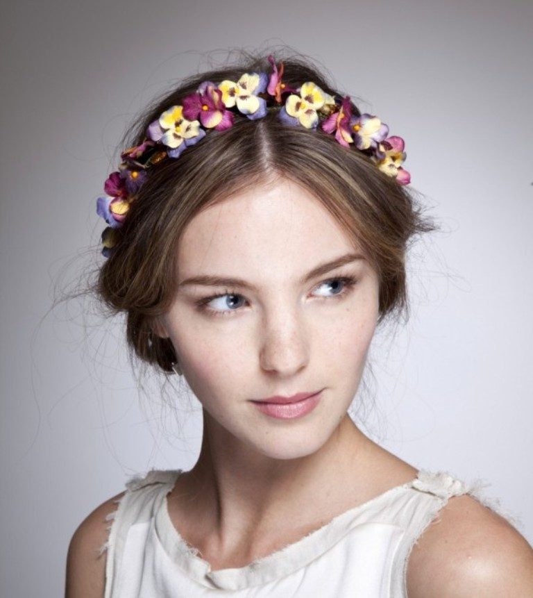 Flower-headband-6 50+ Most Creative Ideas to Put Flowers in Your Hair ...