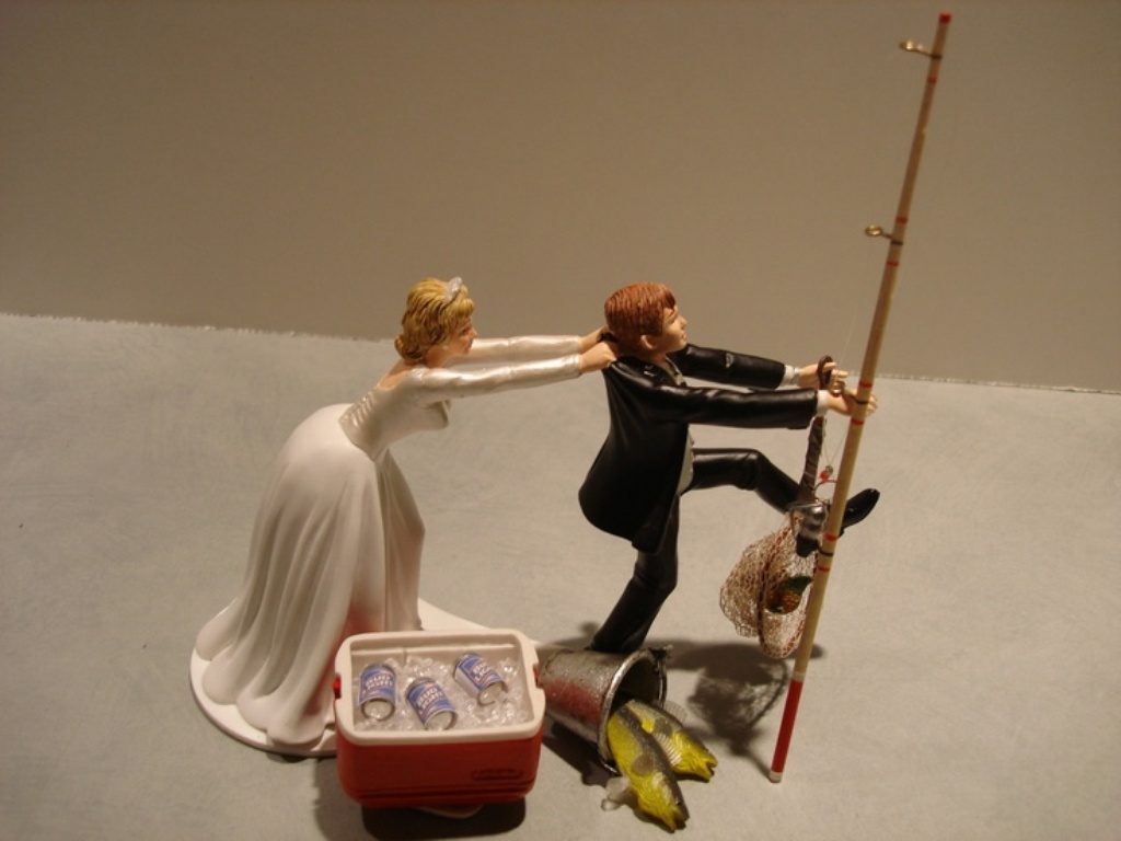 Gone-Fishing-wedding-cake-toppers-1 50+ Funniest Wedding Cake Toppers That'll Make You Smile [Pictures] ...