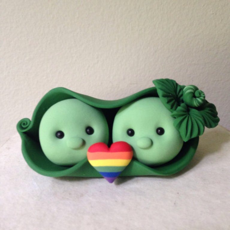 Peas in a Pod wedding cake toppers (2)