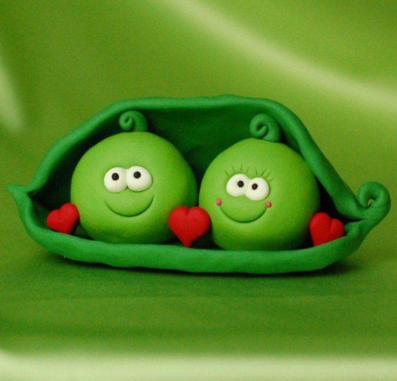 Peas in a Pod wedding cake toppers