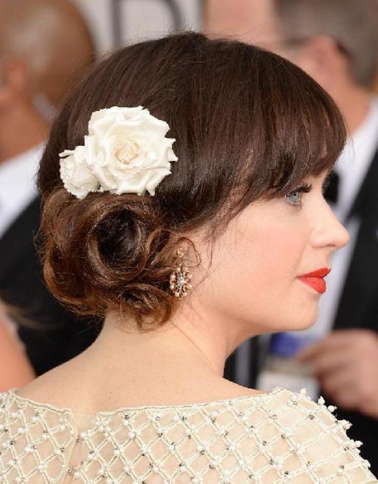 Single-bloom-1 50+ Most Creative Ideas to Put Flowers in Your Hair ...