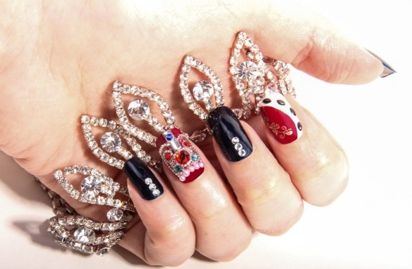 copy-of-queen-diamond-jubilee-nails- 35 Nails Designs; How Do You Paint Your Nails?