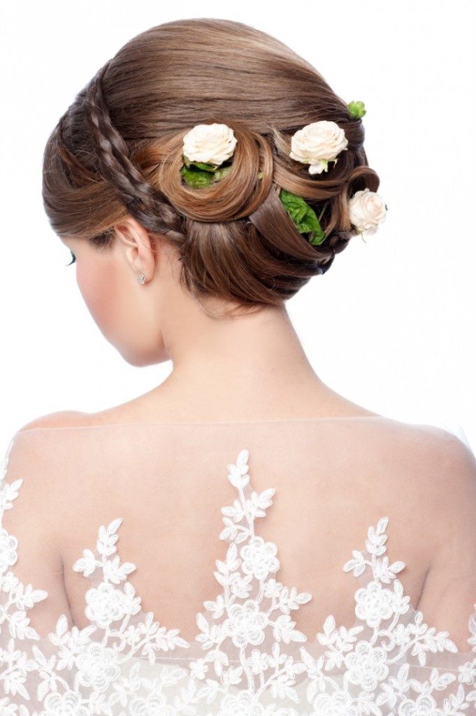 flowers-Wrapped-around-the-bun-4 50+ Most Creative Ideas to Put Flowers in Your Hair ...