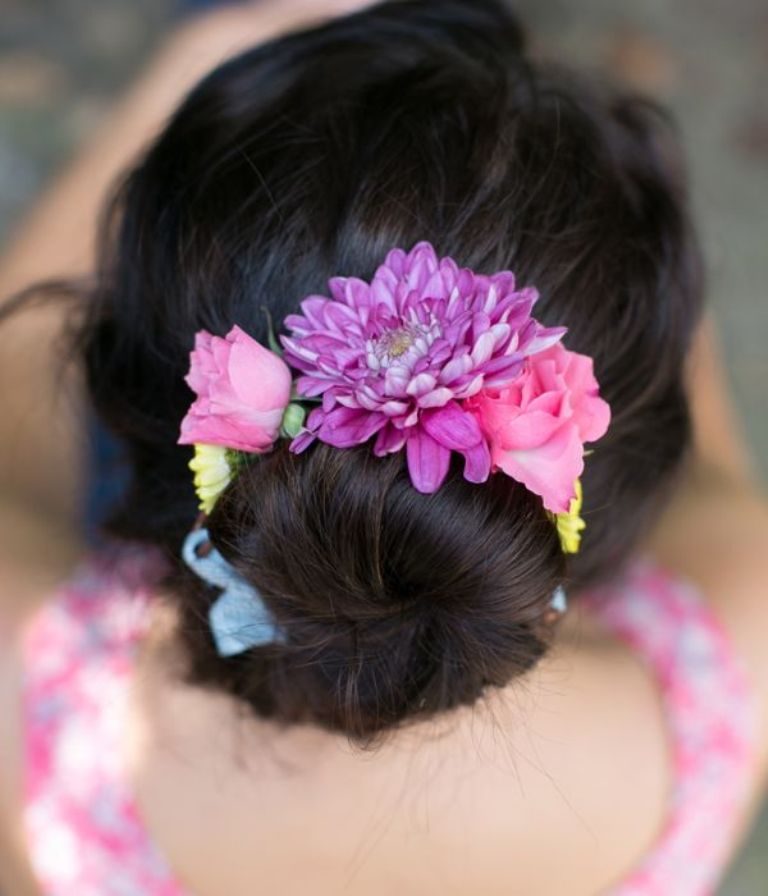 flowers-Wrapped-around-the-bun-6 50+ Most Creative Ideas to Put Flowers in Your Hair ...