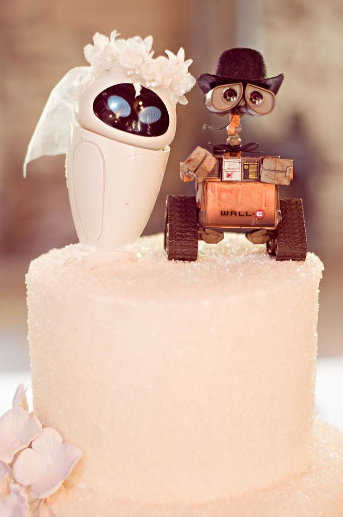 funny-wedding-cake-toppers-1 50+ Funniest Wedding Cake Toppers That'll Make You Smile [Pictures] ...