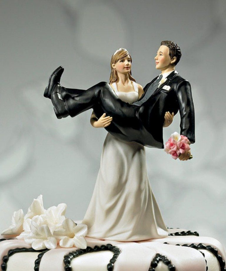 funny-wedding-cake-toppers-17 50+ Funniest Wedding Cake Toppers That'll Make You Smile [Pictures] ...