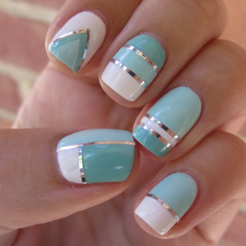 nail-art-hand-with-blue-line-color