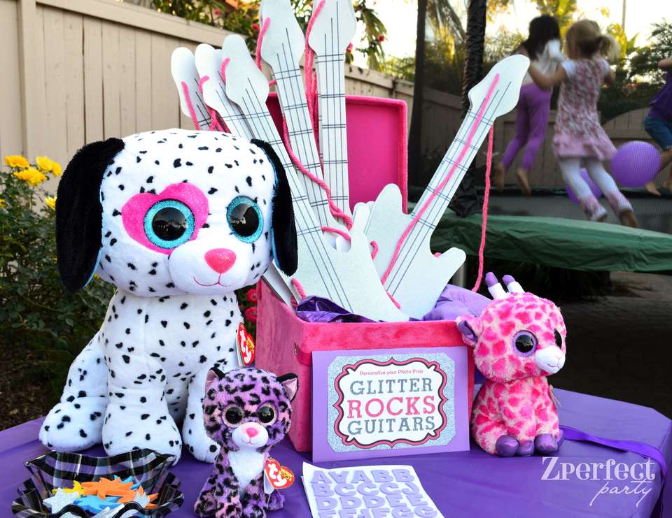 zperfect_party_glitter_guitars_crafting_table