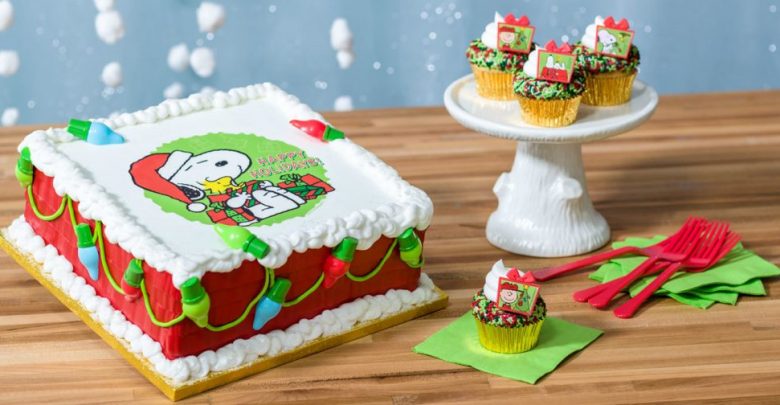 37093 37170 hero 82+ Mouthwatering Christmas Cake Decoration Ideas - Upcoming Trends 3