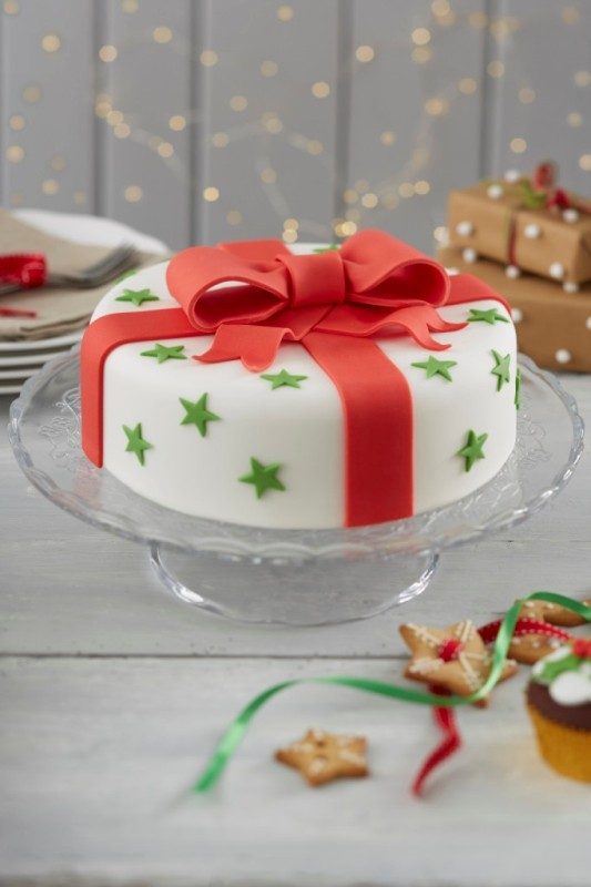 Christmas-Cake-Decoration-Ideas-2017-15 82+ Mouthwatering Christmas Cake Decoration Ideas