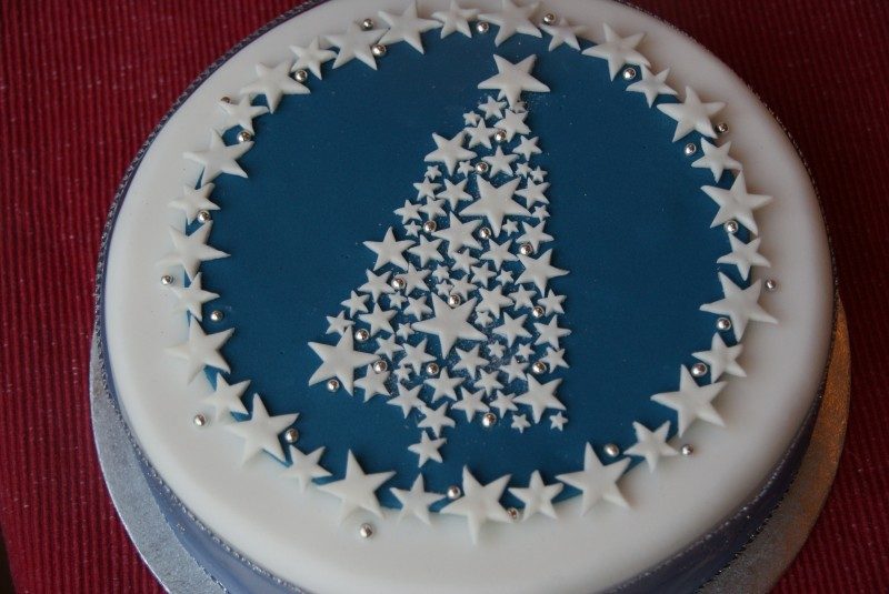 Christmas-Cake-Decoration-Ideas-2017-55 82+ Mouthwatering Christmas Cake Decoration Ideas