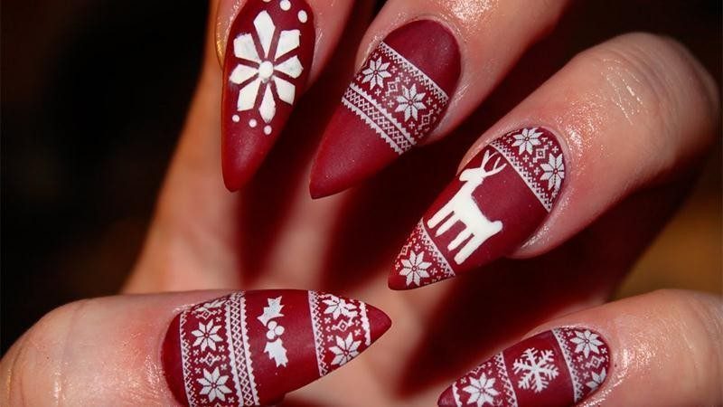Christmas-Nail-Art-Design-Ideas-2017-30 88+ Hottest Christmas Nail Art Design Ideas 2021