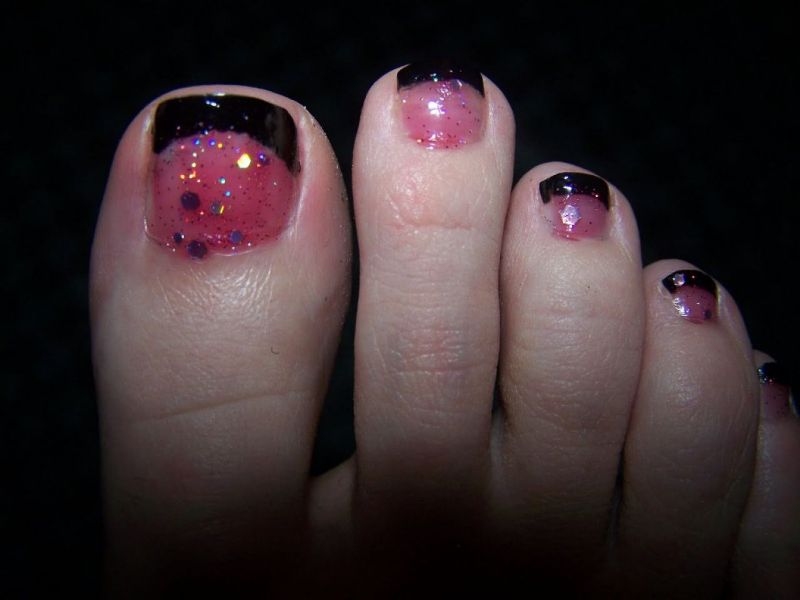45+ Lovely Christmas Toenail Art Design Ideas 20 Christmas Toenail Art Design Ideas 2017 (18)
