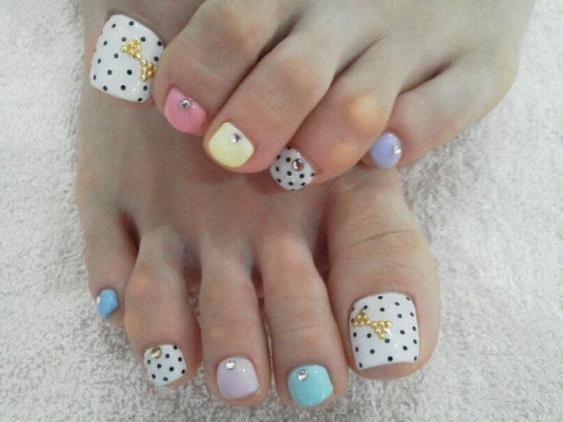 45+ Lovely Christmas Toenail Art Design Ideas 36 Christmas Toenail Art Design Ideas 2017 (34)