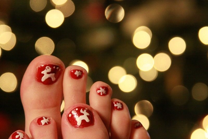Christmas Toenail Art Design Ideas 2017 44 45+ Lovely Christmas Toenail Art Design Ideas - 1 Christmas toenail art design ideas