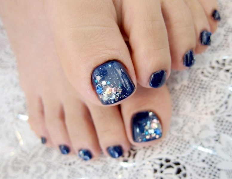 45+ Lovely Christmas Toenail Art Design Ideas 7 Christmas Toenail Art Design Ideas 2017 (5)