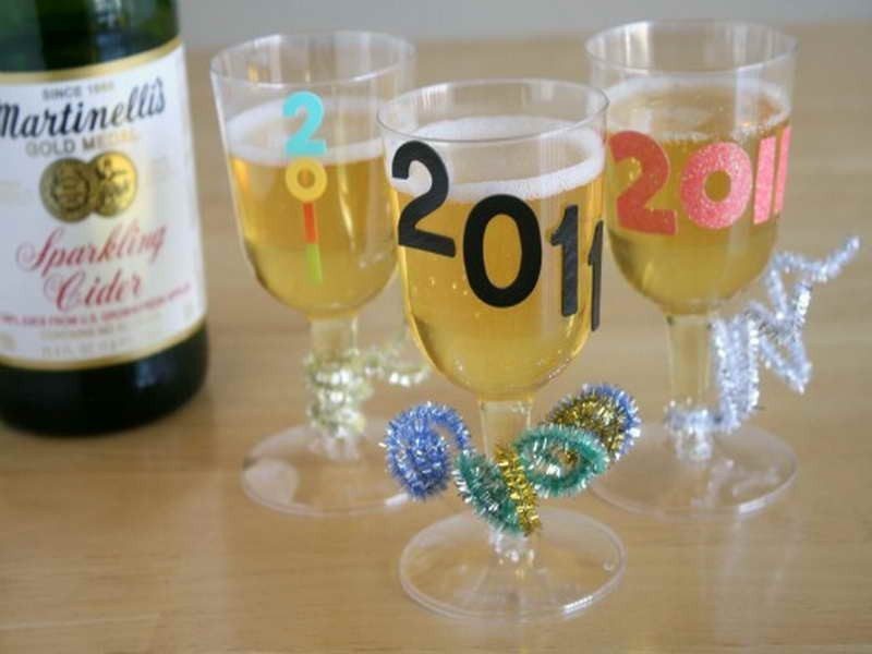 84+ Awesome New Year's Eve Decorating Ideas 82 New Years Eve 2017 Decorating Ideas (80)
