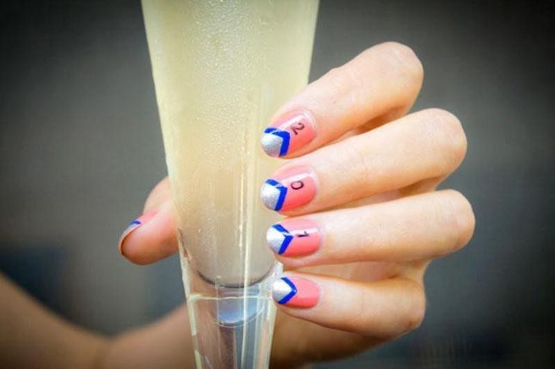 89+ Astonishing New Year's Eve Nail Design Ideas for Winter 21 New Years Eve Nail Art Design Ideas 2017 (19)