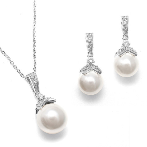 Pearl-475x475 How Do You Select Gemstones For Young Girls?