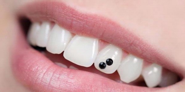 1418313620X310 45 Amazing Teeth Jewelry Pieces For Extra Beauty