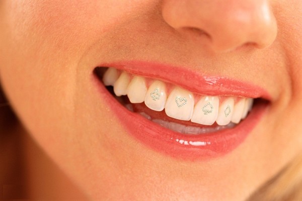 2748482_f24a_1024x2000 45 Amazing Teeth Jewelry Pieces For Extra Beauty