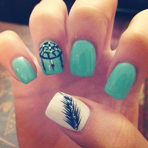 36 Easiest Feather Nail Art Designs 21 438c62d594115b86c490a954fb6dcd85