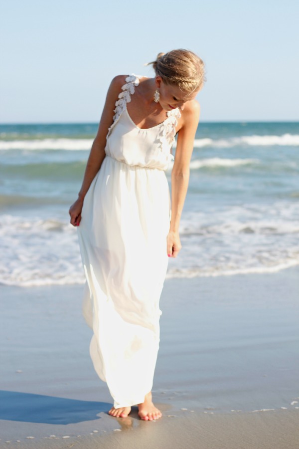 All-White-Beach-Outfit1 20+ Hottest White Party Outfits Ideas for Women in 2020