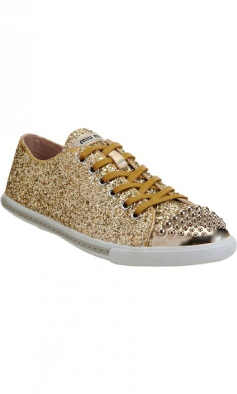 Stop Here ! Know How To Select The Best Golden And Silver Jewelry For Different Occasions ? 22 MiuMiu golden shoes4