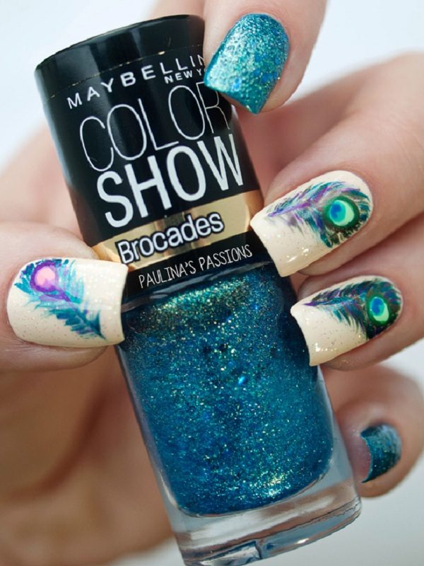 Peacock-feather-nails-with-metallic-glitters