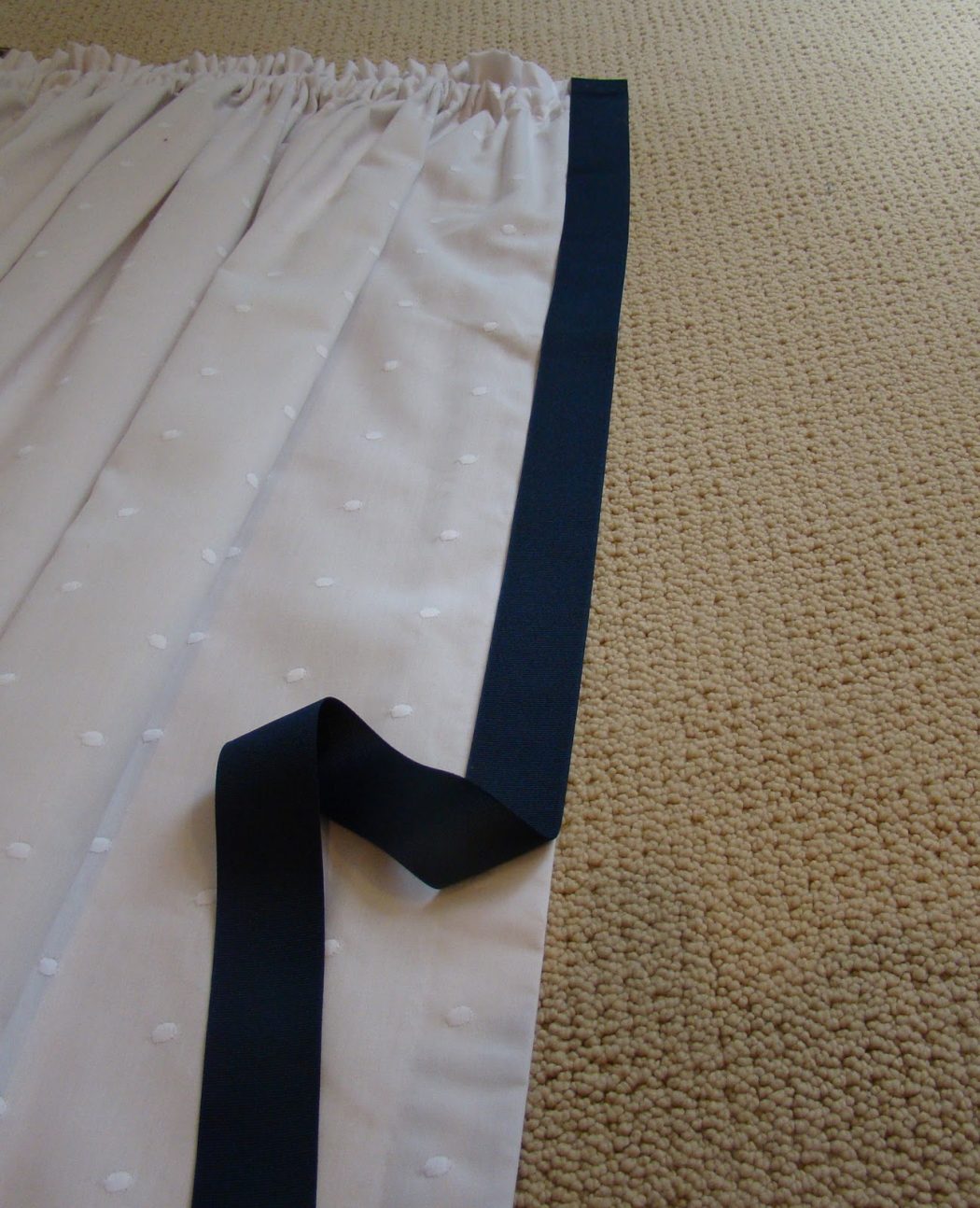 Ribbon Glued Curtain2 37+ Creative Curtains Design Ideas To DIY - 8