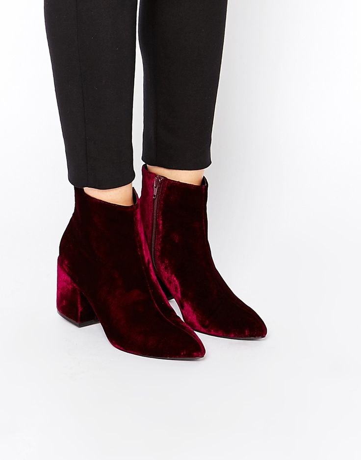 Velvet Boots4 Top 10 Most Stylish Boot Trends - 16